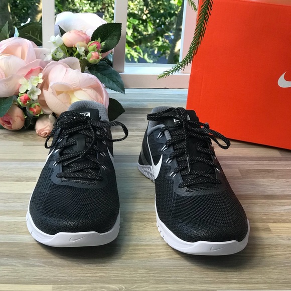 nike metcon white black sail